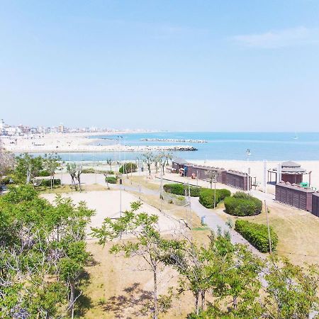 Hotel Paloma Beach Front Chiringuitos Time Rimini Exterior photo