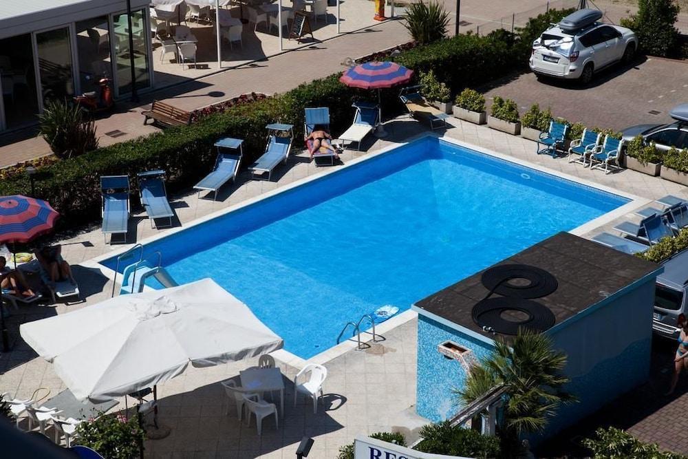 Hotel Paloma Beach Front Chiringuitos Time Rimini Exterior photo
