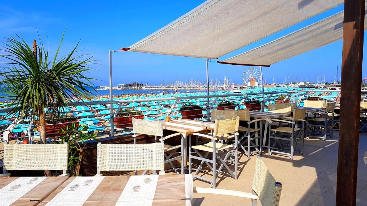 Hotel Paloma Beach Front Chiringuitos Time Rimini Exterior photo