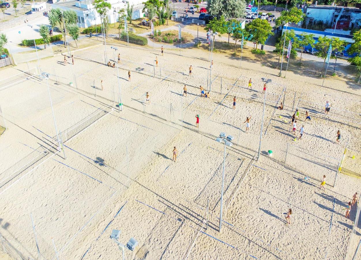 Hotel Paloma Beach Front Chiringuitos Time Rimini Exterior photo