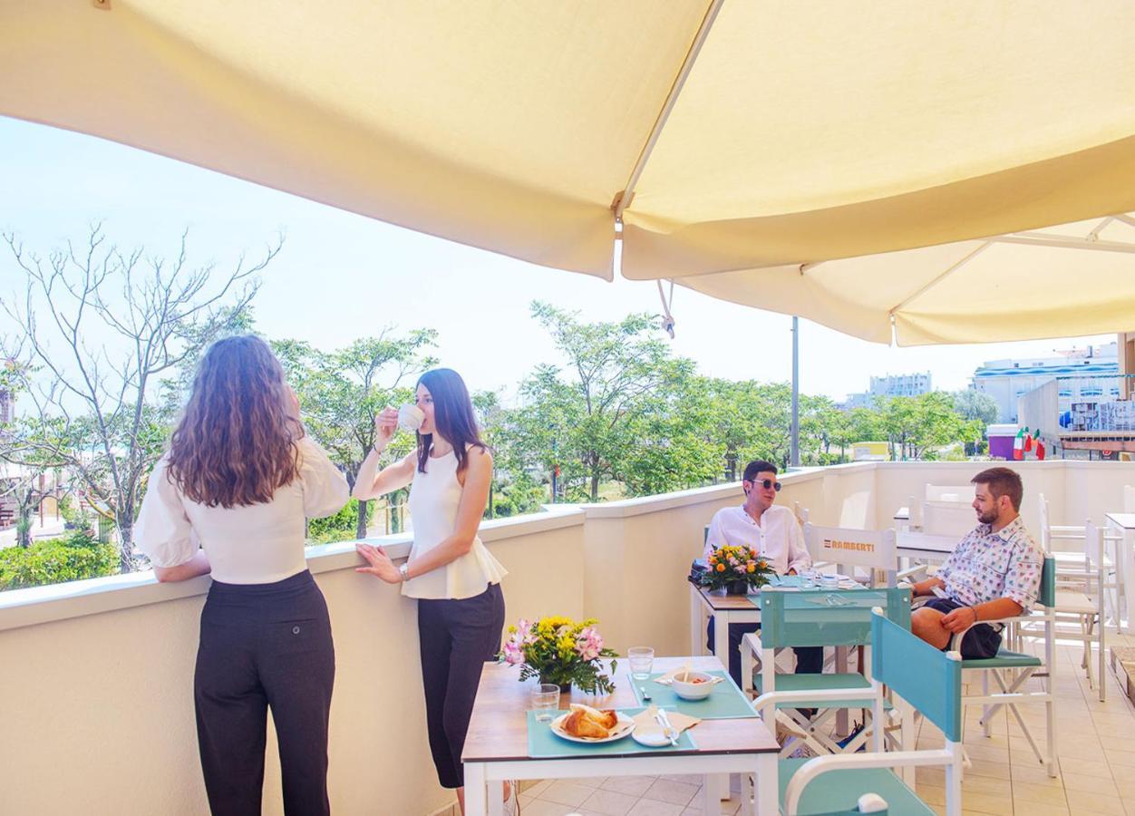 Hotel Paloma Beach Front Chiringuitos Time Rimini Exterior photo